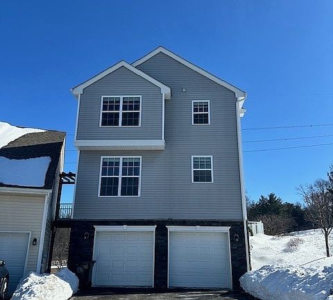 62 Sowers outside garage door view - end unit