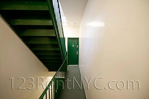 Rented by Chartwell Manhattan Realty | media 13