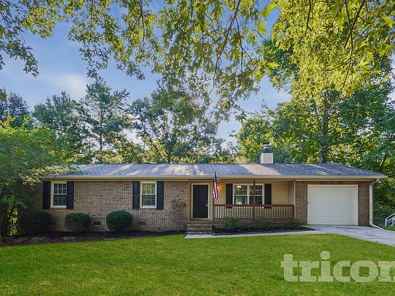 2nd image of 270 Amanda Ct