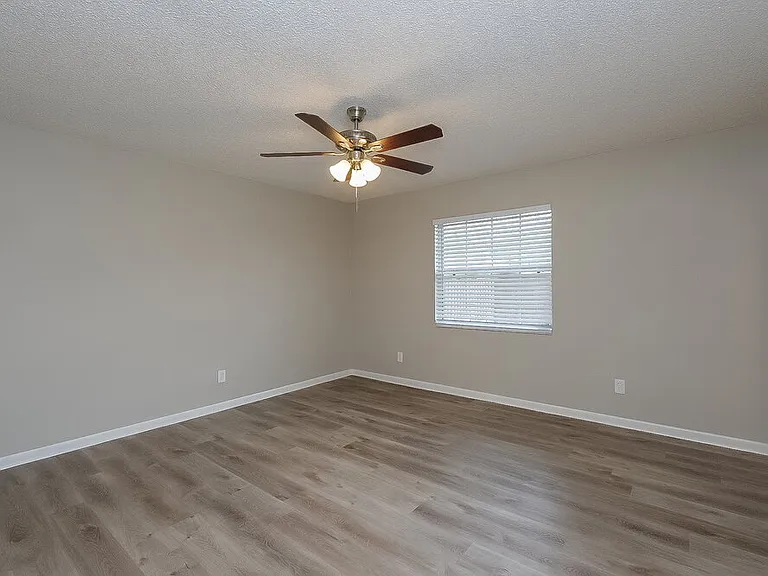 15709 Squirrel Tree Pl — Photo 11