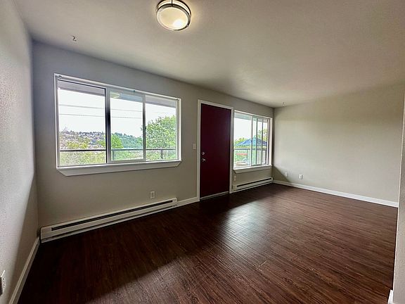 5th image of 2517 Thorndyke Ave W #9