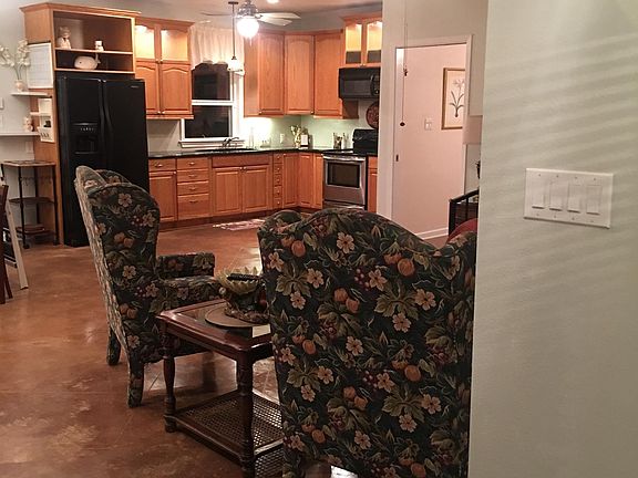 4th image of 6360 Sevenoaks Ave