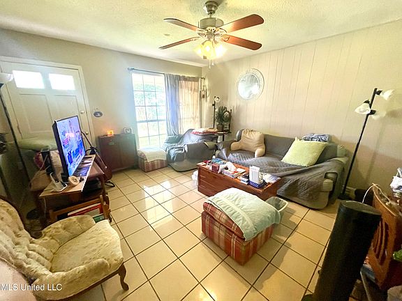4th image of 112 Forest Dr