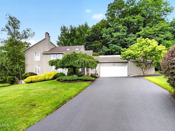 22 Olive Tree Lane, Albany, NY 12208