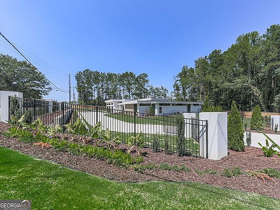 3rd image of 632 Cagle Rd