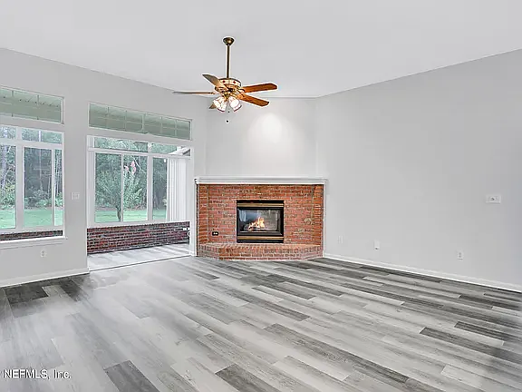 353 Maplewood Dr — Photo 22