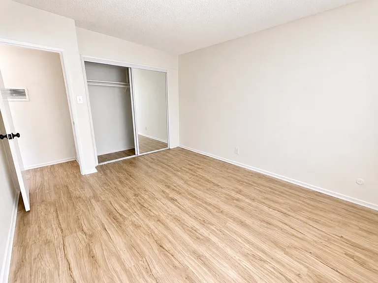 1156 Alameda Ave — Photo 10