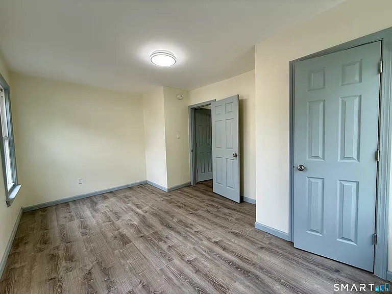 22 Hawthorne Ave — Photo 15