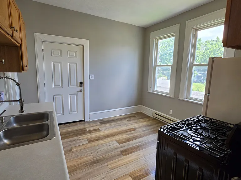608 E Monroe St #2 — Photo 13