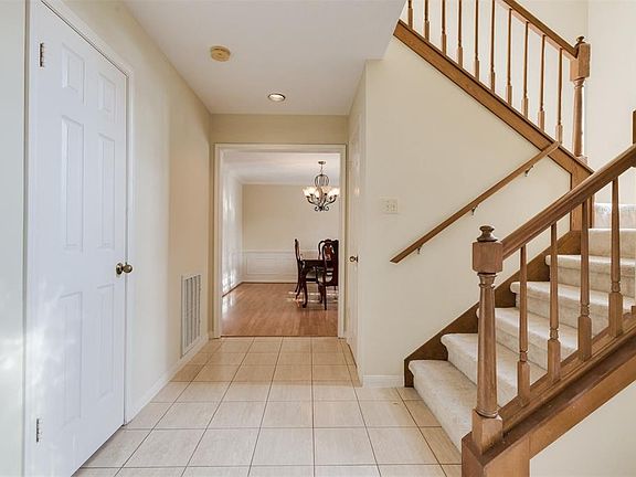 5th image of 15814 Knolls Lodge Dr