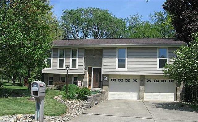 1st image of 8 Fitch Ln
