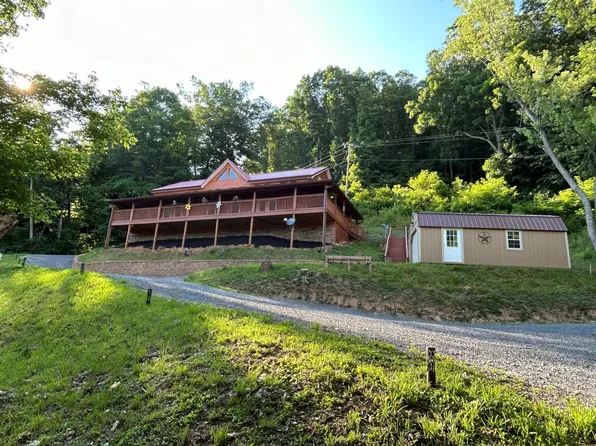 204 Church Of God Ln, Renick, WV 24966