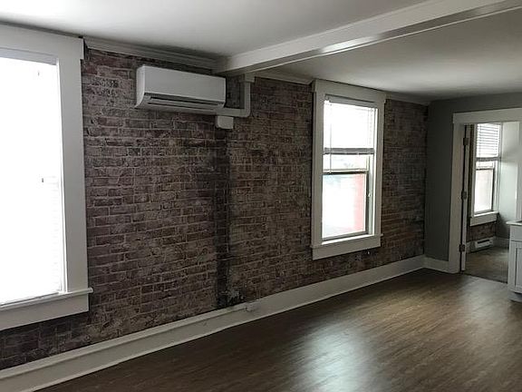 4th image of 410 W 3rd Ave APT 208