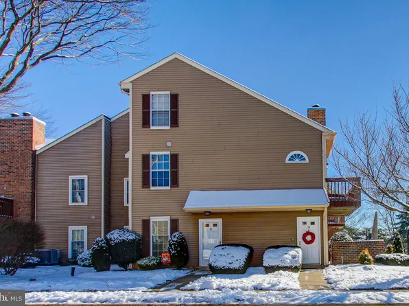 29 Hickory Dr, Horsham, PA 19044