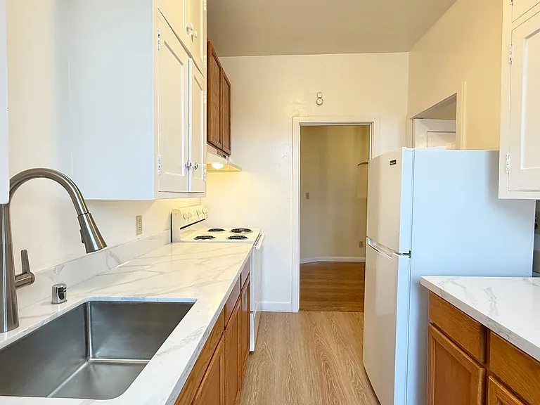 Ivy Dr. 2551 — Photo 6
