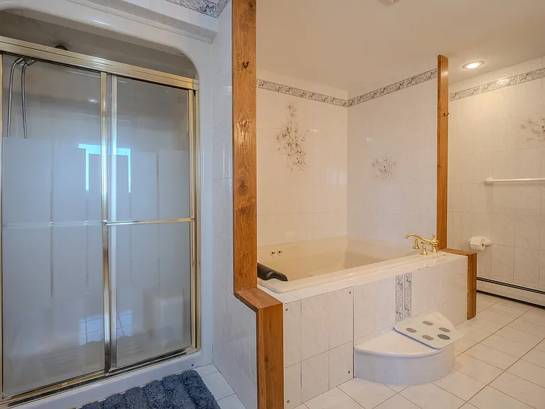 19-21 Lamela Dr — Photo 16