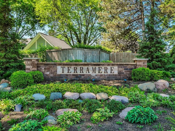 312 W Brampton Ln, Arlington Heights, IL 60004