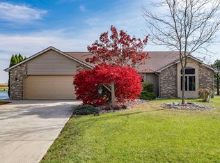 15031 Prairie Park Cv, Hoagland, IN 46745