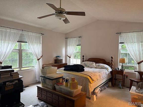 3rd image of 210 Baywood Ct