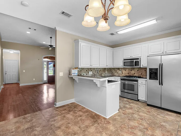113 Dundee Cv — Photo 12