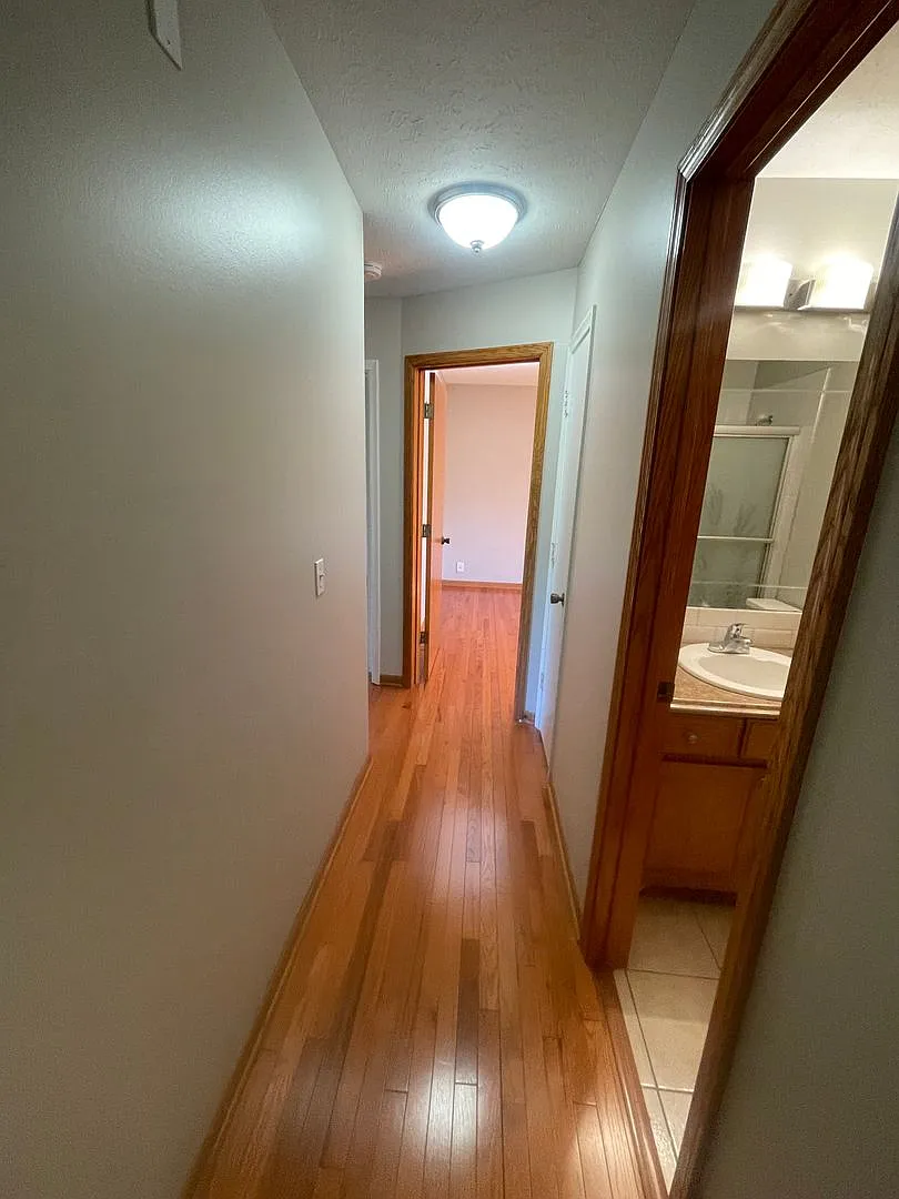 Welcome Home! Charming 3 Bed, 2 Bath House in Lavista NE — Photo 4