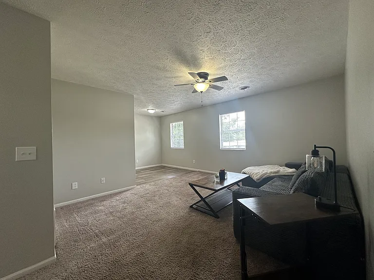 Unit 763 Entry / Living room