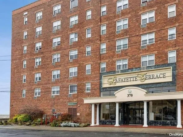 370 W Broadway #1E, Long Beach, NY 11561