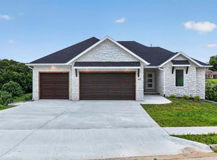 845 S Black Sands Ave, Nixa, MO 65714