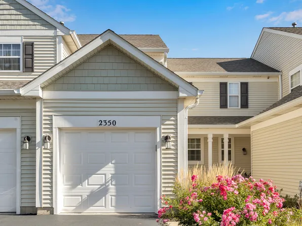2350 Sheehan Dr, Naperville, IL 60564