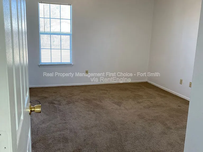 3505 Ridgeway Dr — Photo 12
