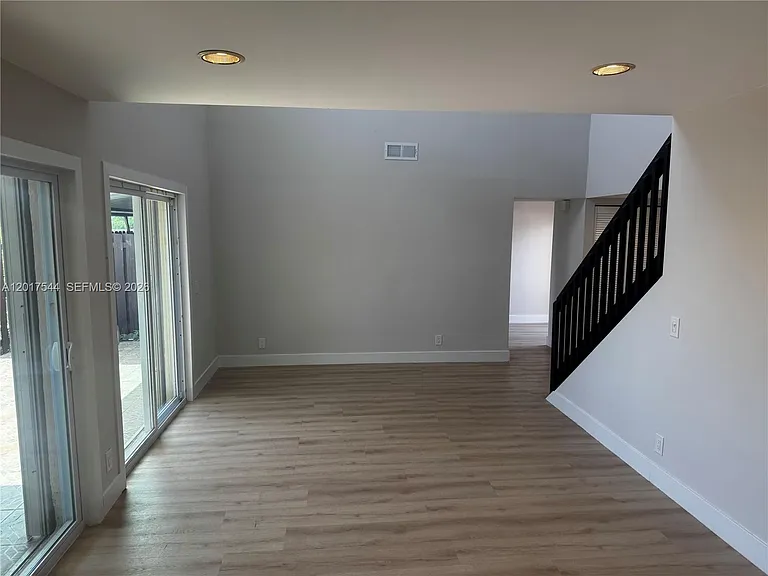 6532 NW 170th Ter — Photo 25