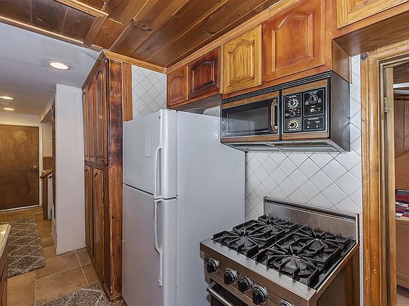 5th image of 33674 Green Valley Lake Dr