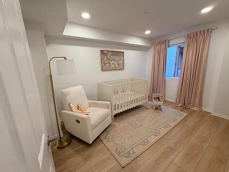 10918 Morrison St #3 — Photo 10