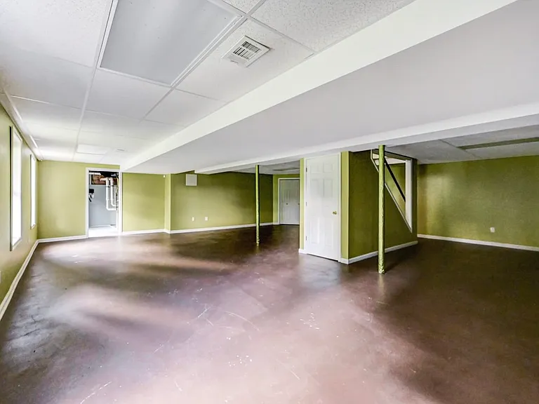 115 Daffodil Dr — Photo 43