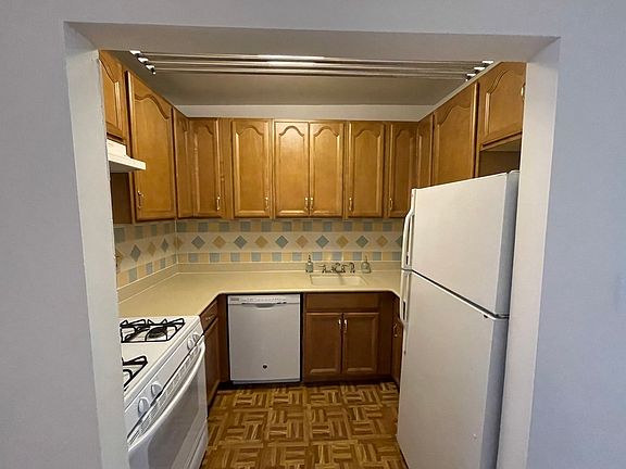 4th image of 58 President St #31-2