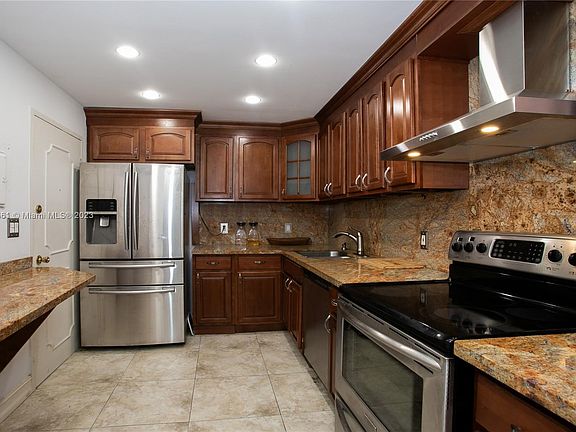 4th image of 9381 E Bay Harbor Dr APT 502S