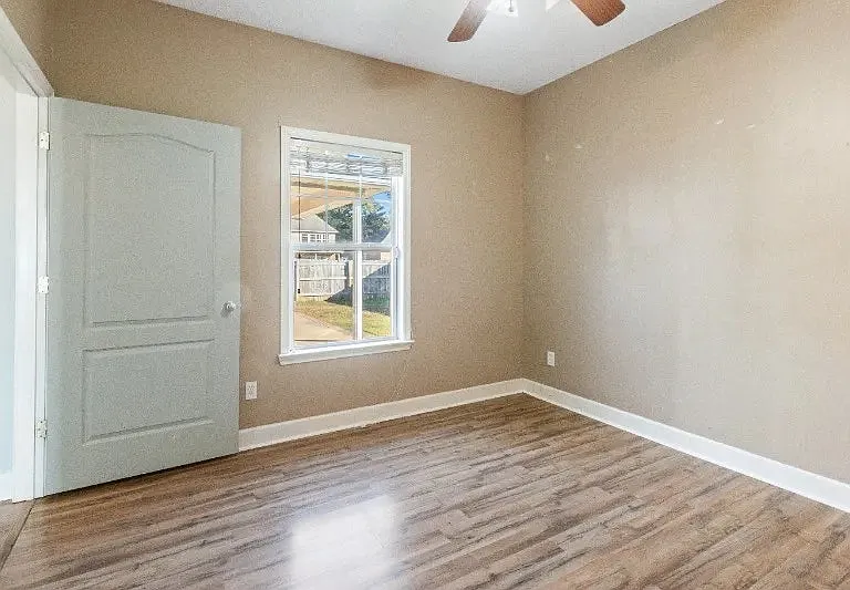 1803 Collier Way — Photo 3