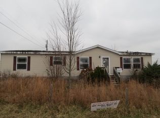 104 Outer Reef Dr, Chavies, KY 41727