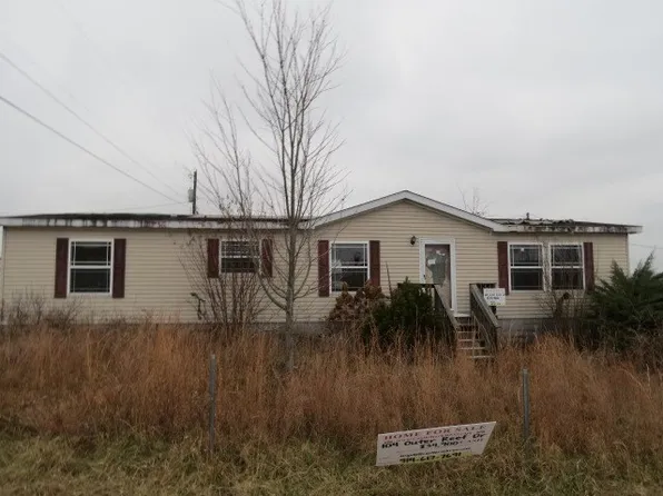 104 Outer Reef Dr, Chavies, KY 41727