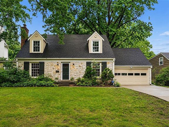 2nd image of 6042 Howe Dr