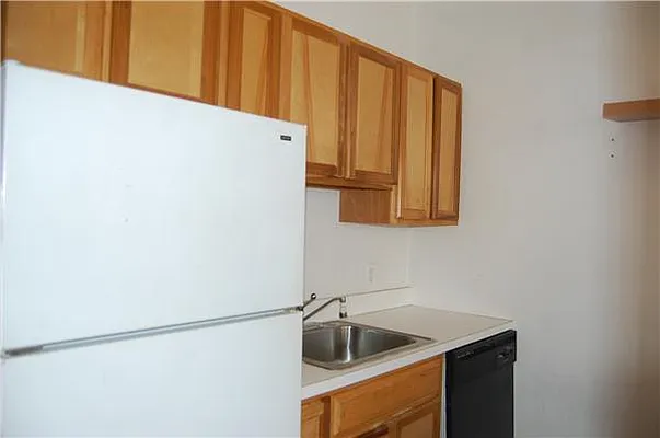 Rented by Dwelling Group R.E | media 3