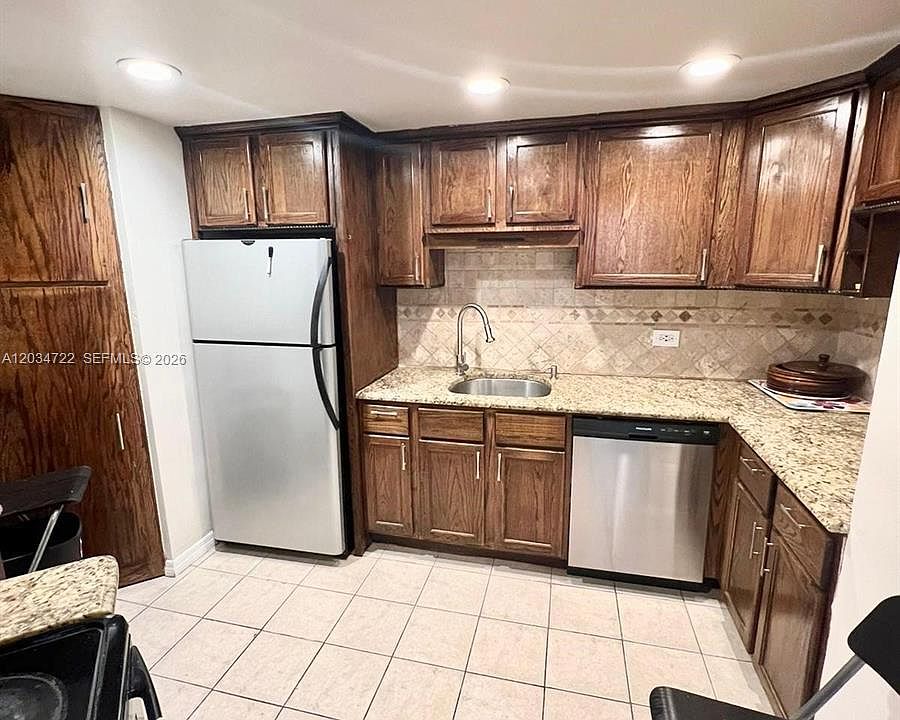 1st image of 905 Brickell Bay Dr APT 1422