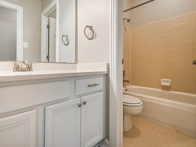 4463 Whispering Bend Dr — Photo 15