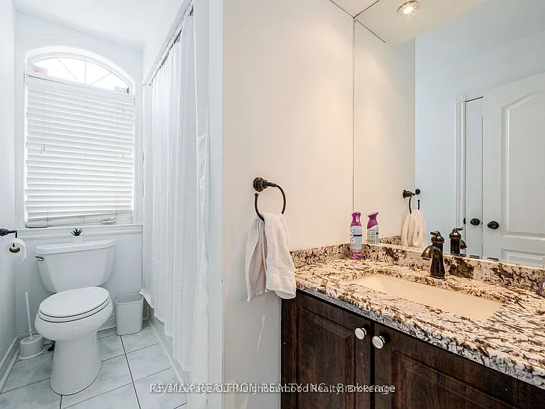 269 Treasure Rd E #UPPER — Photo 4