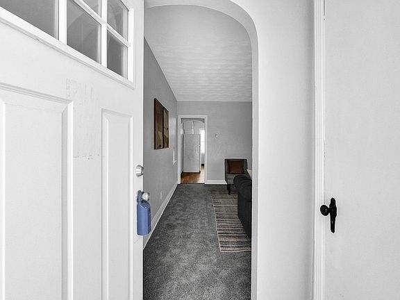 5th image of 1366 Duxberry Ave