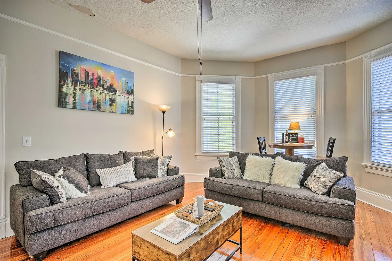 2 bed, 1.0 bath, 1291 sqft, $2,483 — Photo 1
