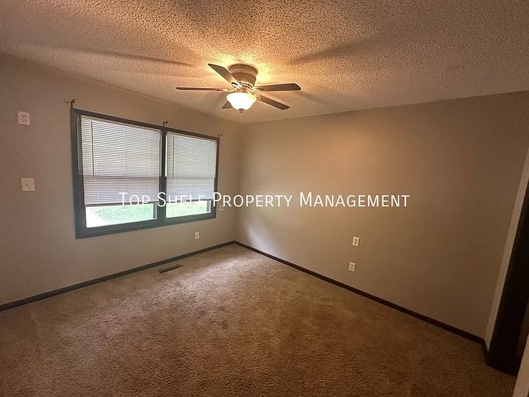 2142 SE 9th St — Photo 6