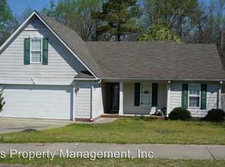 7748 Redwood Ave, Fayetteville, NC 28314