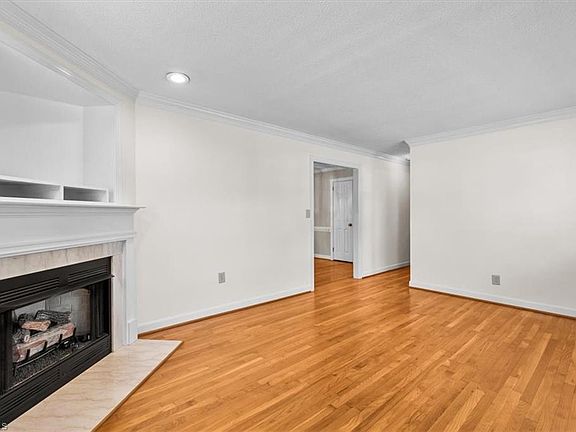 5th image of 2706 Richard St