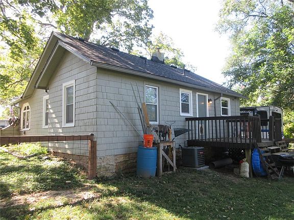 3rd image of 428 E Gudgell Ave